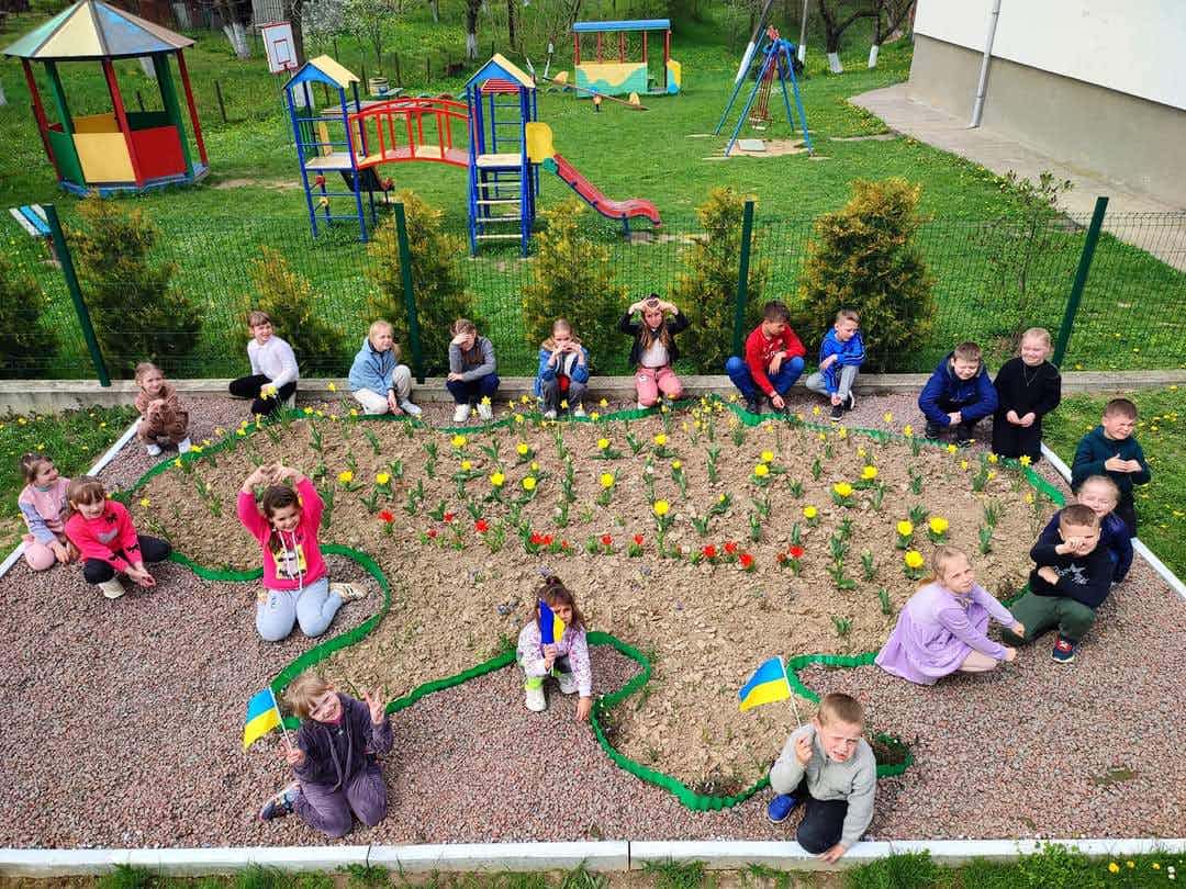flower garden Ukraine school